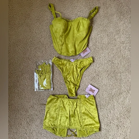 NWT- SAVAGE X FENTY HEAVENLY SATIN BUSTIER SET GRASSY GREEN - Picture 4 of 8